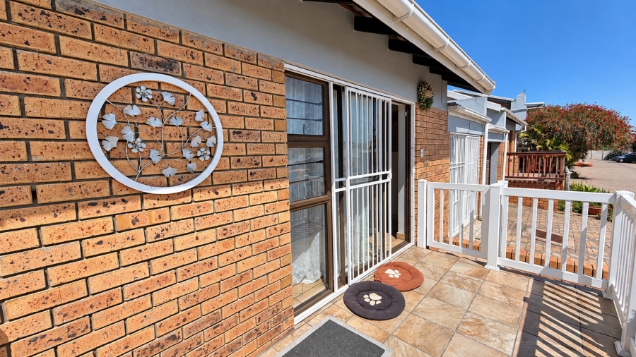 3 Bedroom Property for Sale in Heiderand Western Cape